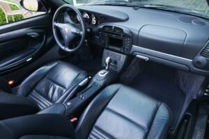 Image 49/50 of Porsche 911 Carrera 4S (2004)