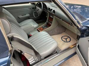 Image 7/8 de Mercedes-Benz 380 SL (1985)