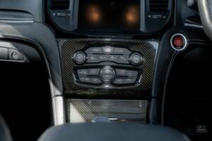 Image 42/50 de Chrysler 300 SRT8 (2017)