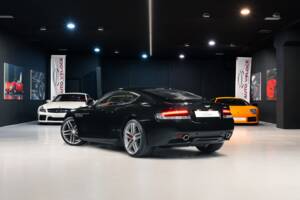 Image 8/38 of Aston Martin Virage (2012)