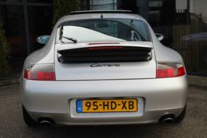 Image 8/8 of Porsche 911 Carrera (1998)