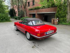 Image 15/27 de Mercedes-Benz 560 SL (1988)