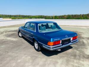 Image 8/15 of Mercedes-Benz 450 SEL 6,9 (1975)