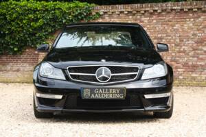 Image 25/50 of Mercedes-Benz C 63 AMG (2012)