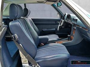 Image 10/23 de Mercedes-Benz 560 SL (1987)