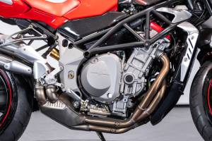 Image 16/47 of MV Agusta DUMMY (2006)