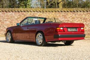 Bild 2/50 von Mercedes-Benz 300 CE-24 3.4 AMG (1993)