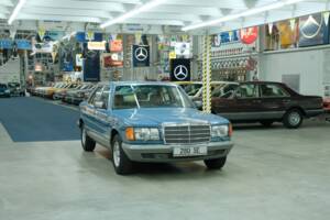 Bild 50/50 von Mercedes-Benz 280 SE (1983)