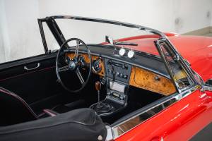 Image 8/50 of Austin-Healey 3000 Mk III (BJ8) (1964)
