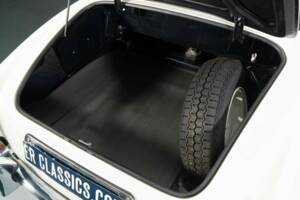 Image 6/19 of Mercedes-Benz 190 SL (1962)