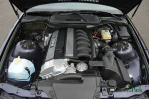 Bild 15/50 von BMW 320i (1994)