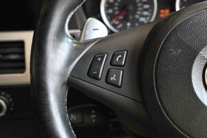 Image 15/18 of BMW M5 (2007)