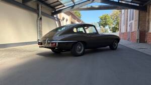 Image 7/81 de Jaguar Type E (2+2) (1969)