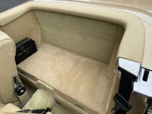Obraz 35/50 pojazdu Mercedes-Benz 380 SL (1983)