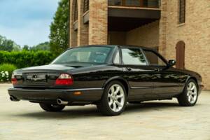 Image 8/50 de Jaguar XJR 4.0 (2000)