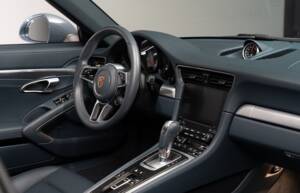 Image 24/37 of Porsche 911 Targa 4S (2016)