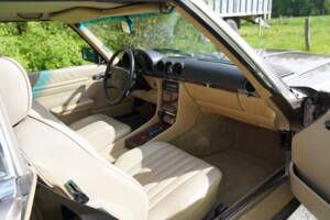 Bild 14/19 von Mercedes-Benz 560 SL (1989)