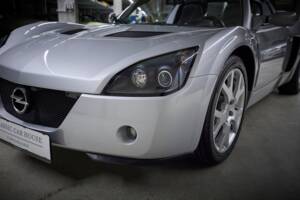 Image 32/81 of Opel Speedster 2.0 Turbo (2003)