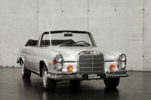 Image 9/48 of Mercedes-Benz 280 SE (1969)