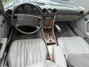 Image 16/46 de Mercedes-Benz 560 SL (1986)