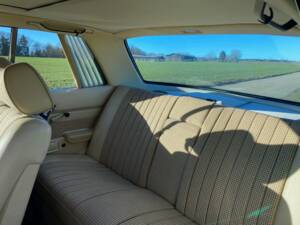 Image 14/20 of Mercedes-Benz 280 SLC (1977)