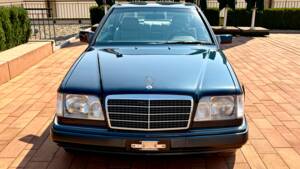 Image 4/16 of Mercedes-Benz E 320 (1996)