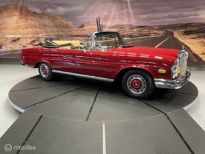 Image 4/40 of Mercedes-Benz 280 SE (1969)