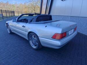 Image 3/40 of Mercedes-Benz SL 500 (1996)