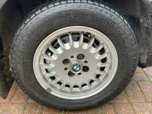 Immagine 37/50 di BMW 320i (1986)