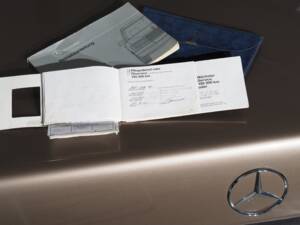 Bild 33/53 von Mercedes-Benz 300 E 4-Matic (1993)