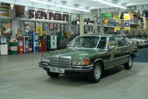 Image 2/50 de Mercedes-Benz 450 SEL 6,9 (1975)