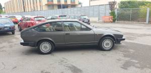 Image 6/30 of Alfa Romeo GTV 6 2.5 (1981)