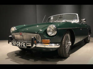Image 6/40 of MG MGB (1974)