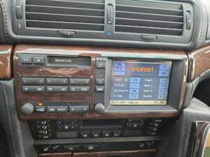 Image 28/58 of BMW 750i (1997)