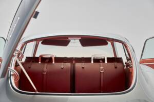 Bild 29/50 von Jaguar E-Type 3.8 Helm (1963)