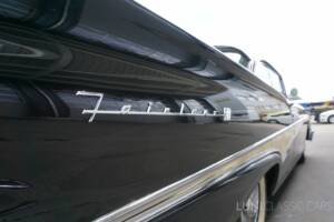 Image 30/77 of Ford Fairlane 500 Club Victoria (1958)