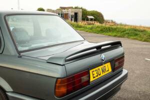 Image 41/50 of BMW 325i (1990)