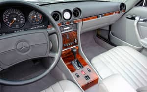 Image 74/96 of Mercedes-Benz 560 SL (1987)