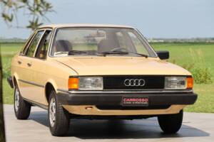 Imagen 31/50 de Audi 80 GL (1979)