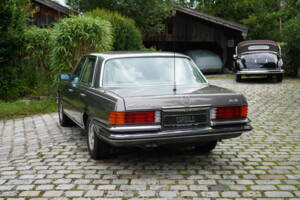 Imagen 7/37 de Mercedes-Benz 450 SEL 6,9 (1976)