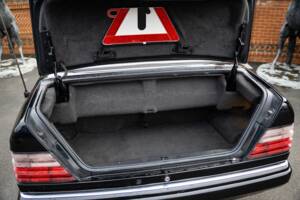 Bild 41/42 von Mercedes-Benz E 320 (1995)