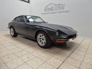 Image 1/17 of Datsun 240 Z (1972)