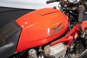 Image 38/49 de Moto Guzzi 850 LeMans (1981)