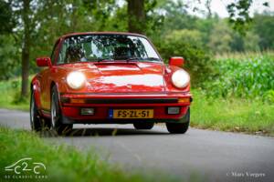 Image 27/63 of Porsche 911 Carrera 3.2 (1986)