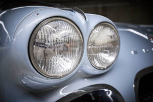 Image 18/78 of Chevrolet Corvette (1962)