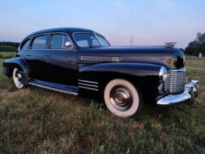 Image 6/50 of Cadillac 61 Sedan (1941)