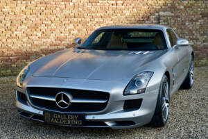 Image 15/50 of Mercedes-Benz SLS AMG (2011)