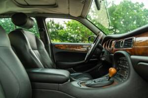 Bild 44/50 von Jaguar XJR 4.0 (2000)