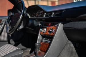 Bild 36/42 von Mercedes-Benz E 200 (1997)