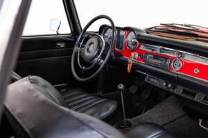 Image 15/30 of Mercedes-Benz 280 SL (1968)